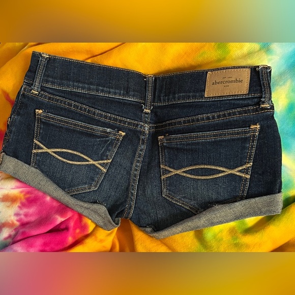 Classic Abercrombie Kids Denim Jeans Shorts ~ Size 14 - Picture 2 of 8